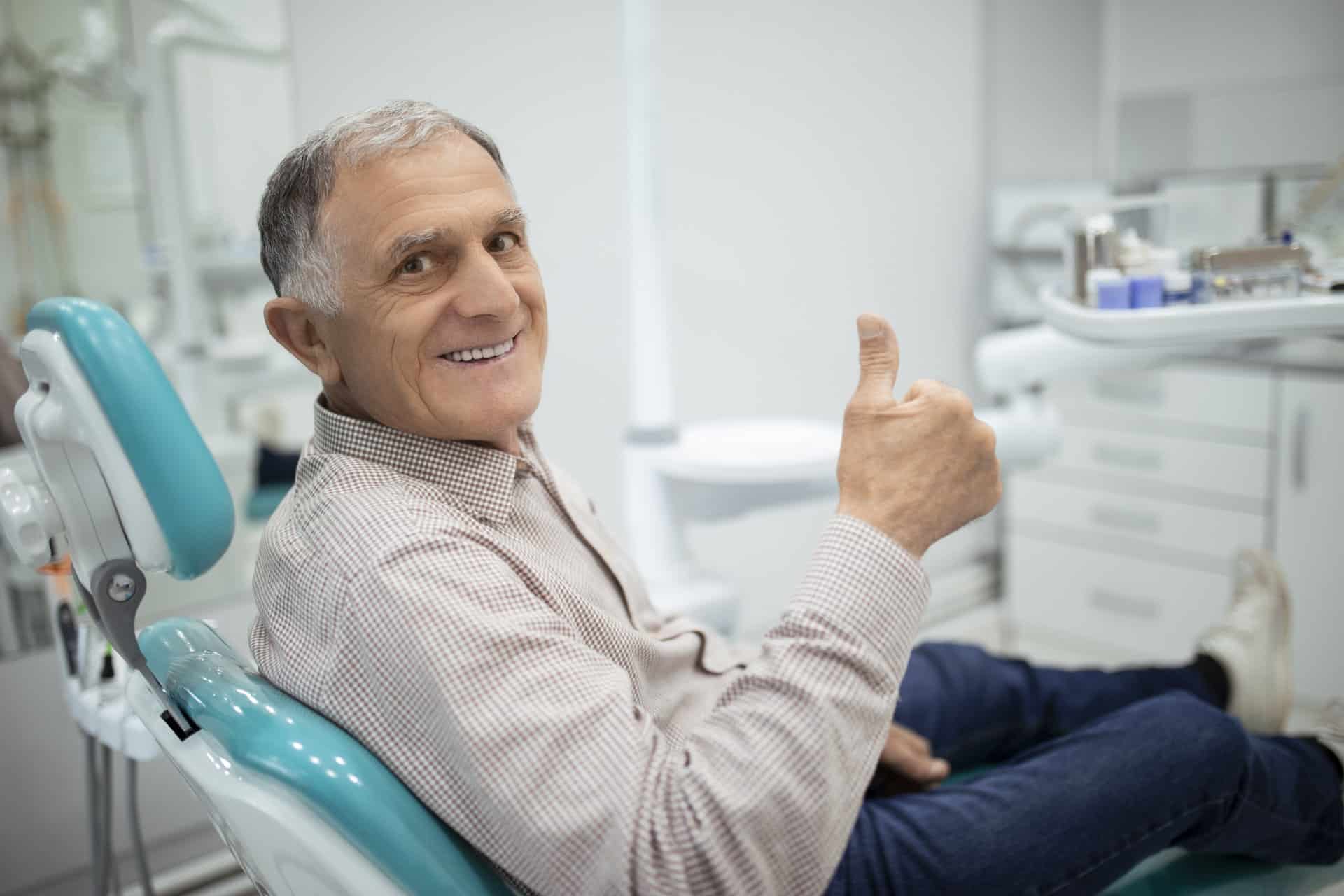 Our team can provide a full arch of dental implants to replace an entire arch of missing teeth, restoring your functional and aesthetic smile.